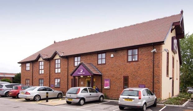 Premier Inn Crewe Central Buitenkant foto